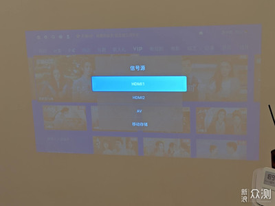 刻刻D9智能移动影院 办公家用投影旗舰产品，箱包设计颠覆传统体验